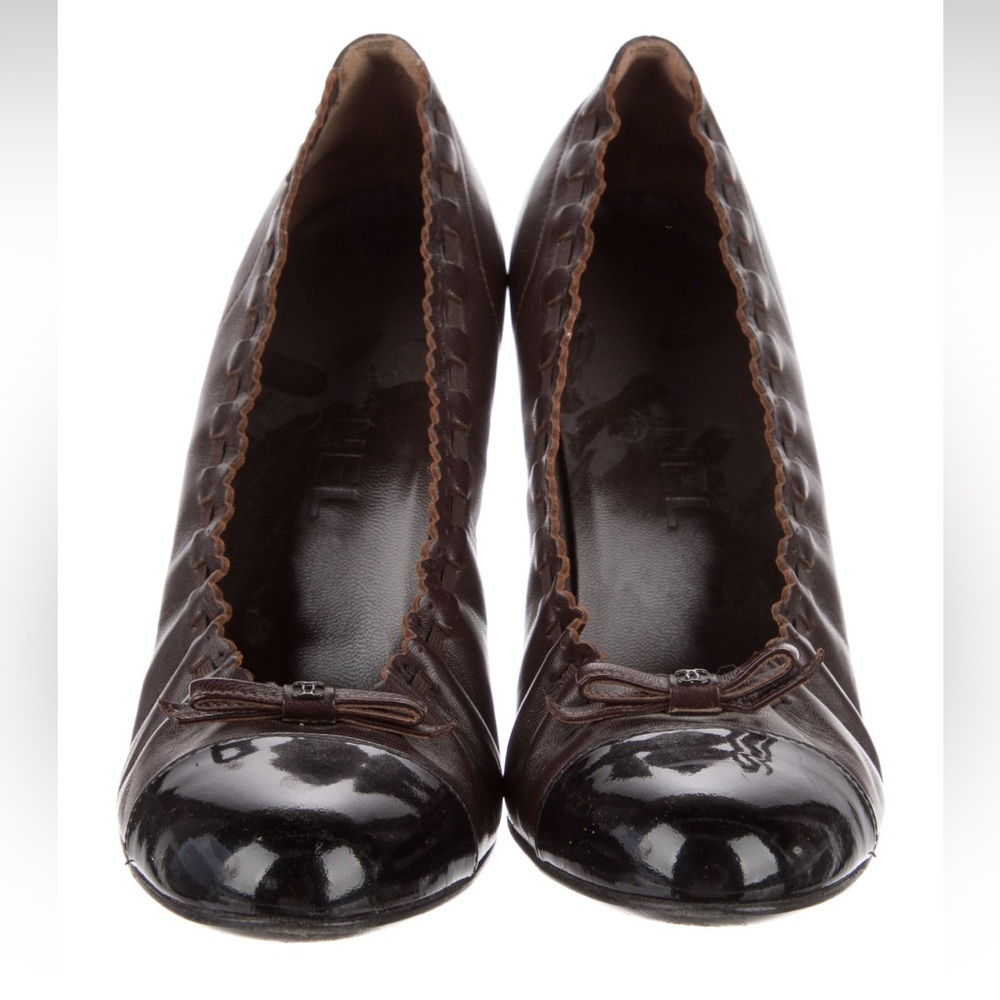 CHANEL Brown and Black Heels with Ruched Leather Design - Picture 3 of 5